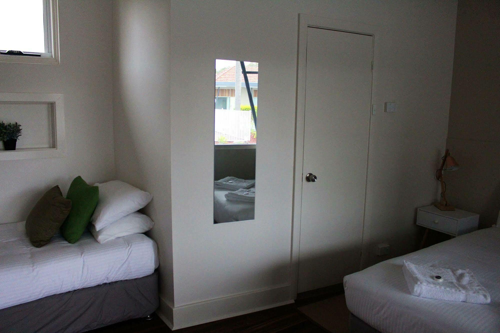 Belmont Palms Motel Lake Macquarie Bagian luar foto