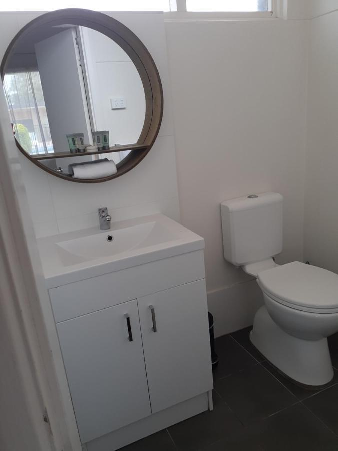 Belmont Palms Motel Lake Macquarie Bagian luar foto