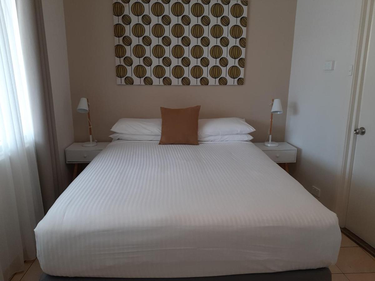Belmont Palms Motel Lake Macquarie Bagian luar foto