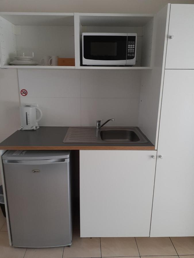 Belmont Palms Motel Lake Macquarie Bagian luar foto